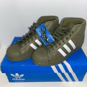 Adidas green superstars size 4 1/2 New